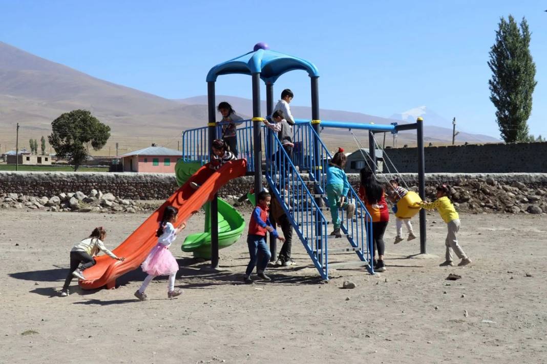 İlçedeki köyler arasında tek: Erkekler varken kadına sıcak bakmıyorduk ama... 12